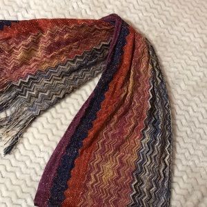 A fring beautiful scarf.